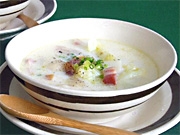 里芋とカリフラワーの白味噌スープ